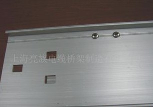 鍍鋅金屬橋架有著什么優(yōu)勢？